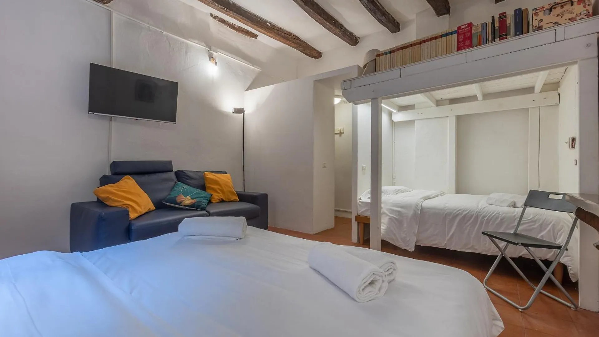 Central Apartment With Private Courtyard! Bologna 0*,  Italy
